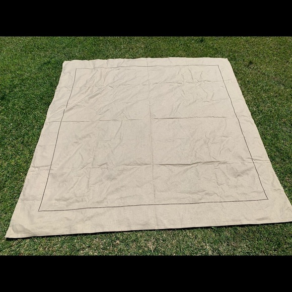 Table Cloths - Picture 7 of 8